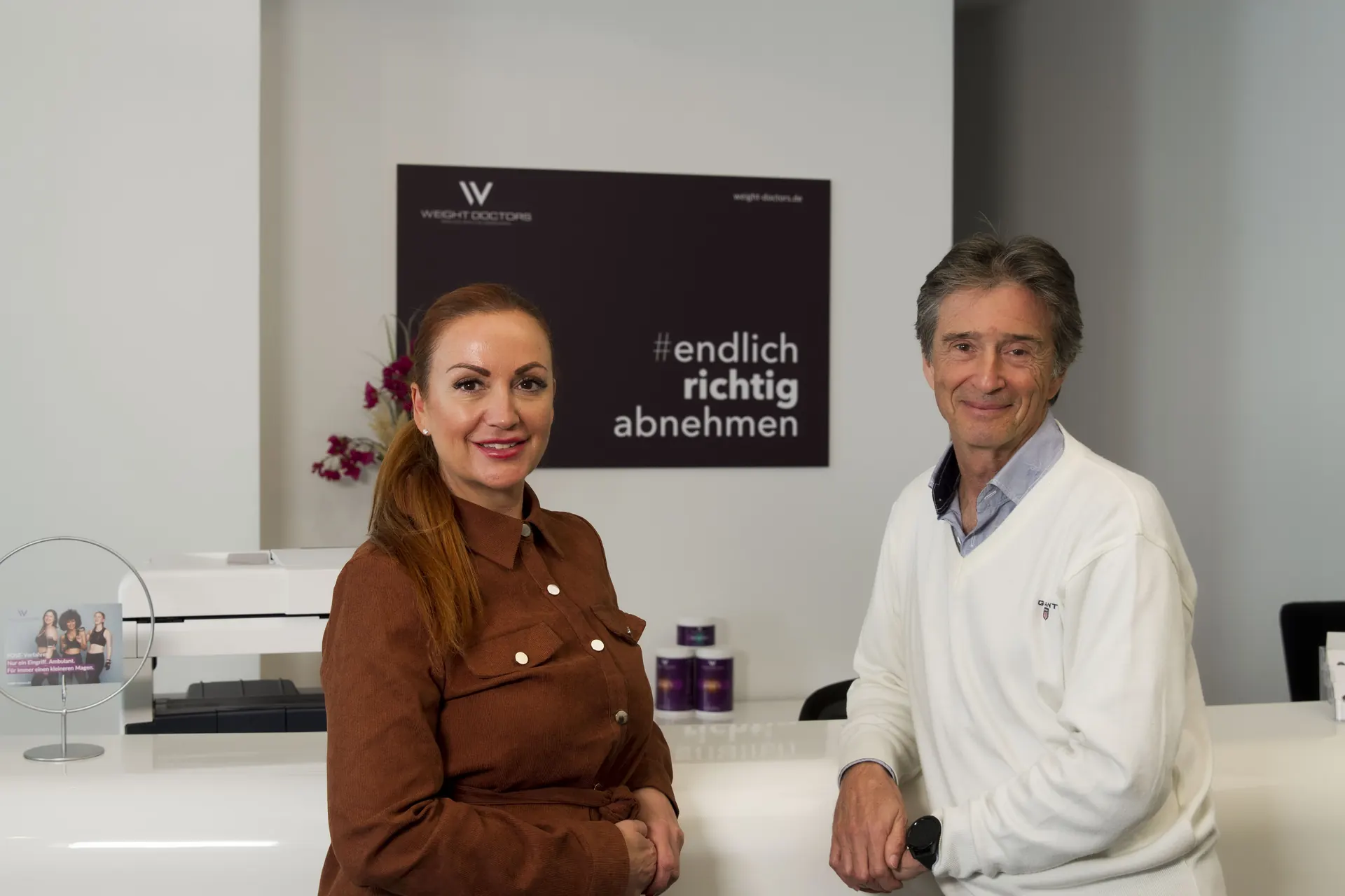Arts en adviseur van Weight Doctors® in de adviesruimte