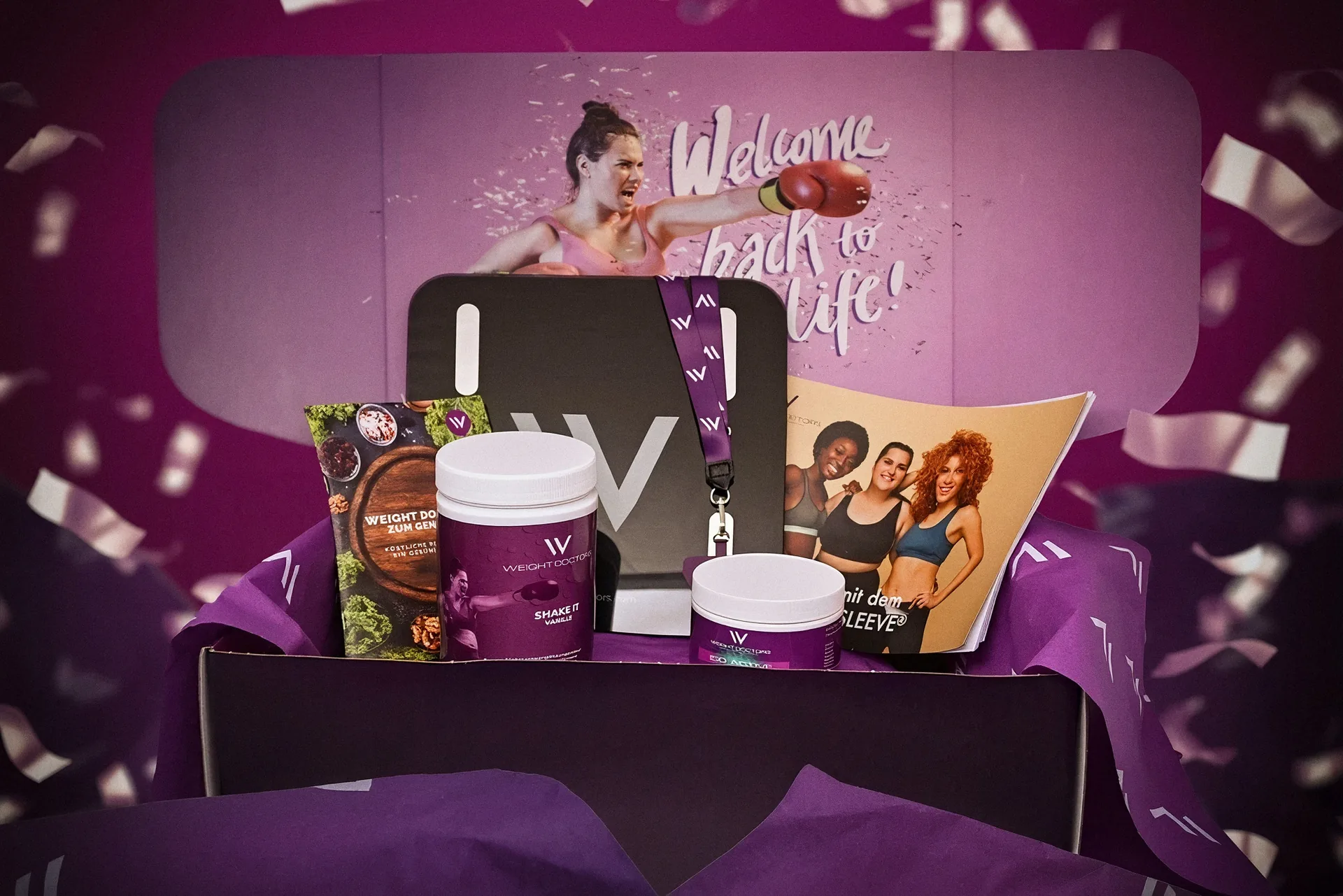 صندوق Weight Doctors® للبداية مع مشروب Shake وكتيّب وصفات وملف وكتيّب تعريفي وشريط تعليق