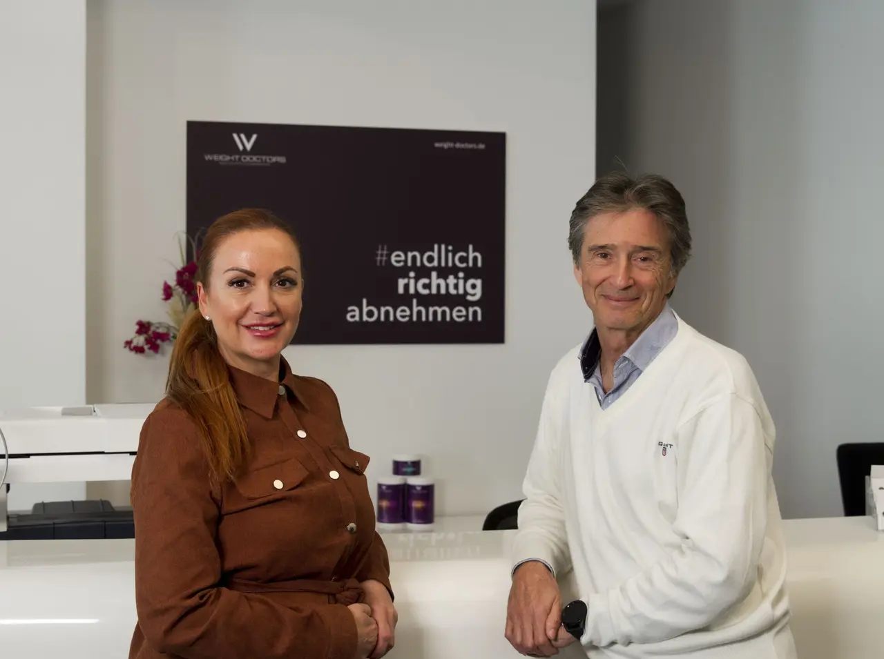 Pracownica i lekarz Weight Doctors® w placówce w Monachium